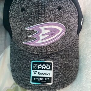 🏒NHL Anaheim Ducks “Hockey Fights Cancer” HFC  Cap Size L/XL